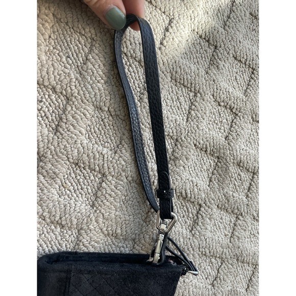 Beautiful VERA BRADLEY Carry All Pouch Zip Slim Wristlet - Black Velvet - Picture 3 of 16